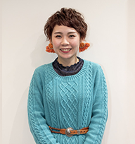 スタイリスト　井原　鈴
